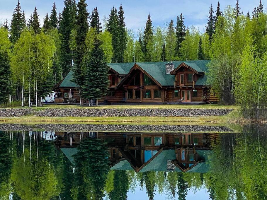 Lakefront Luxury Log Home With Spa & Aurora Views North Pole Eksteriør bilde