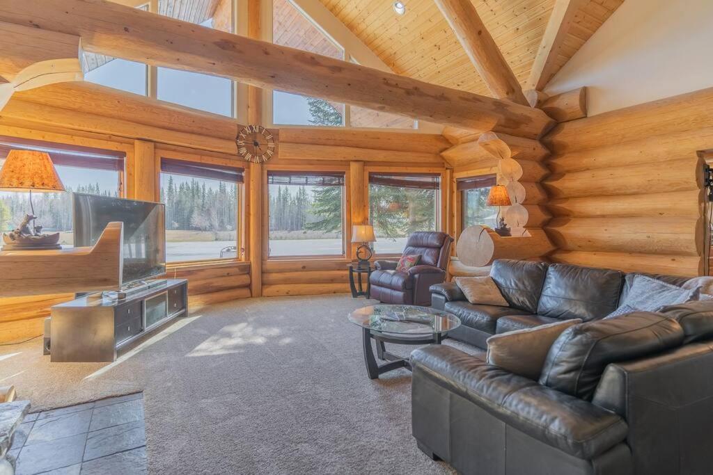 Lakefront Luxury Log Home With Spa & Aurora Views North Pole Eksteriør bilde