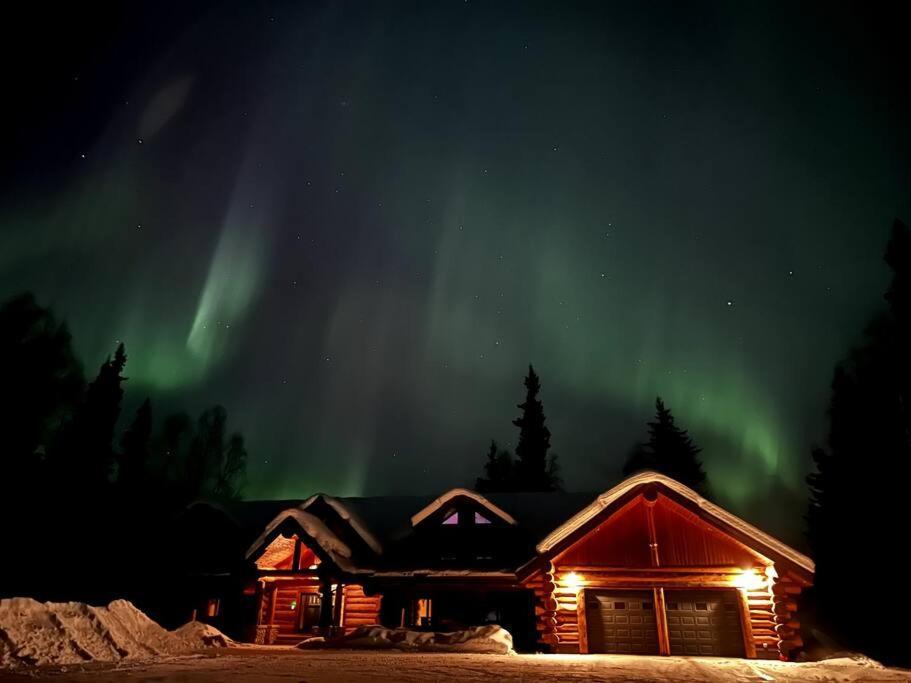 Lakefront Luxury Log Home With Spa & Aurora Views North Pole Eksteriør bilde