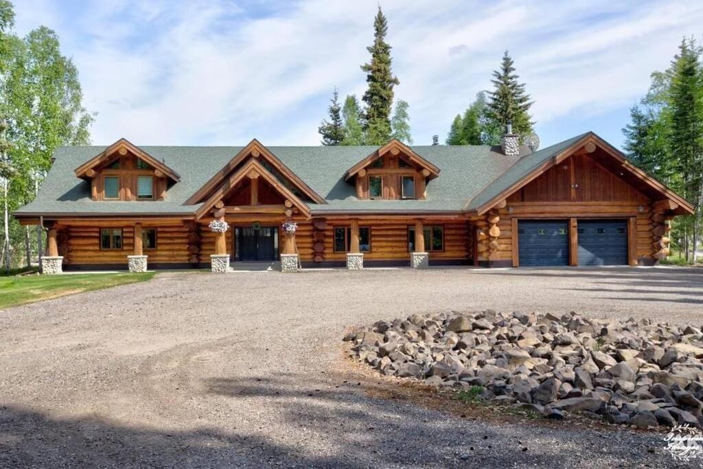 Lakefront Luxury Log Home With Spa & Aurora Views North Pole Eksteriør bilde