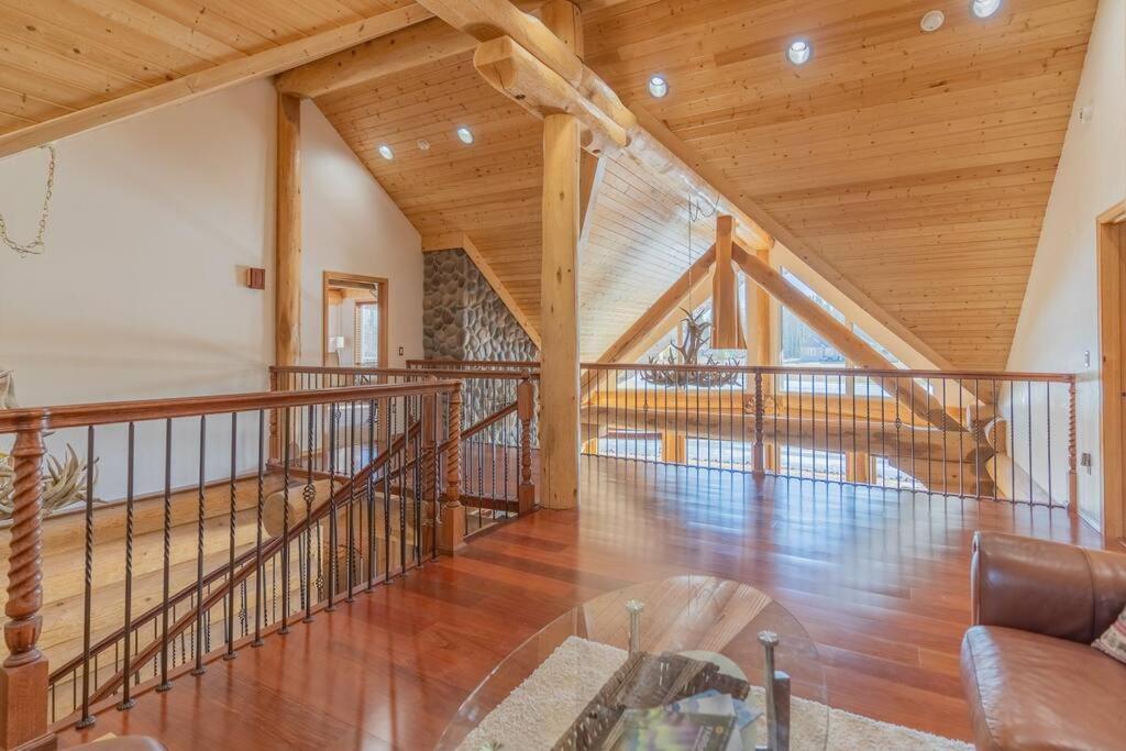 Lakefront Luxury Log Home With Spa & Aurora Views North Pole Eksteriør bilde