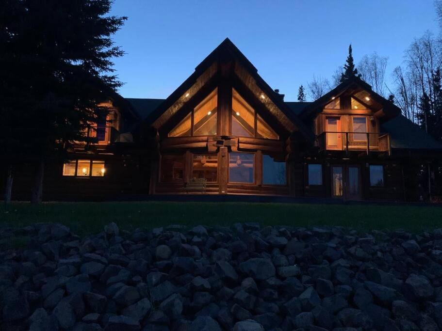 Lakefront Luxury Log Home With Spa & Aurora Views North Pole Eksteriør bilde