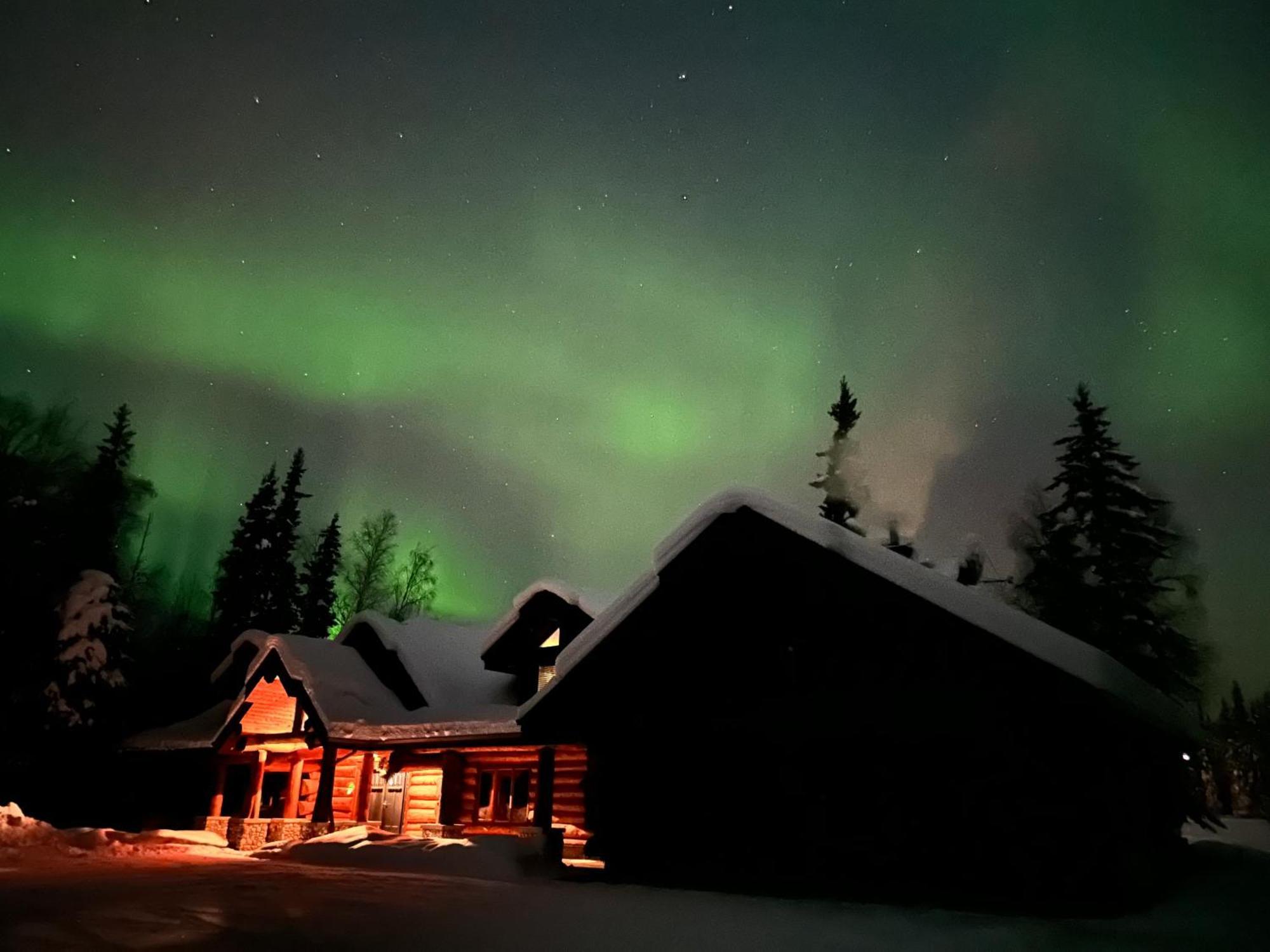 Lakefront Luxury Log Home With Spa & Aurora Views North Pole Eksteriør bilde