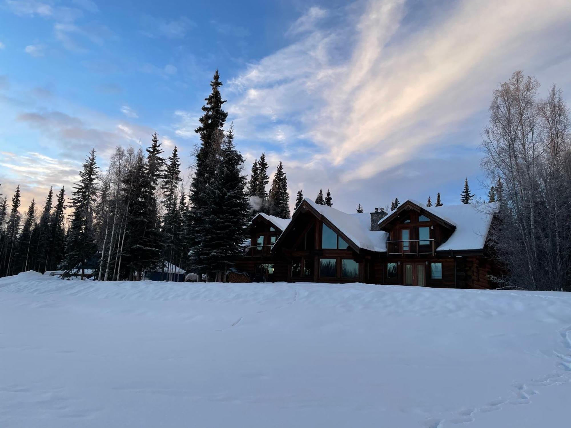 Lakefront Luxury Log Home With Spa & Aurora Views North Pole Eksteriør bilde