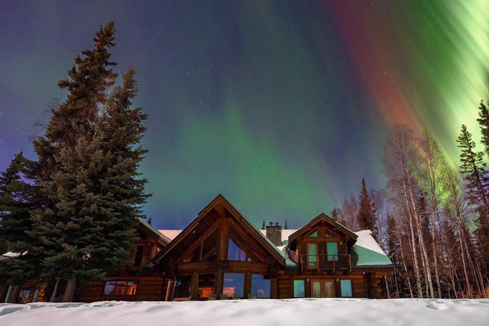 Lakefront Luxury Log Home With Spa & Aurora Views North Pole Eksteriør bilde